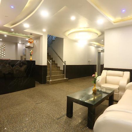 Hotel Earth Delhi  Extérieur photo