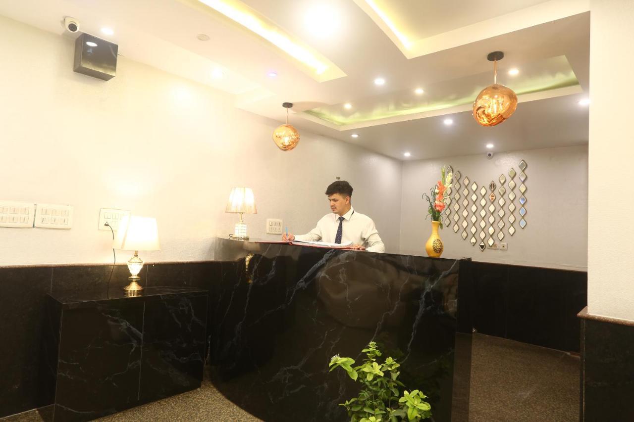 Hotel Earth Delhi  Extérieur photo
