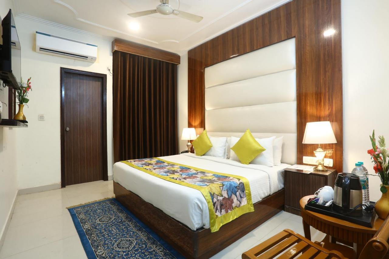 Hotel Earth Delhi  Extérieur photo