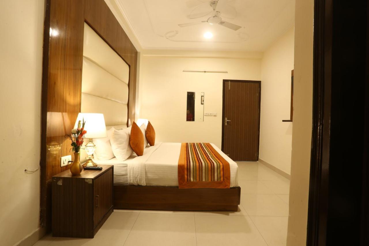 Hotel Earth Delhi  Extérieur photo