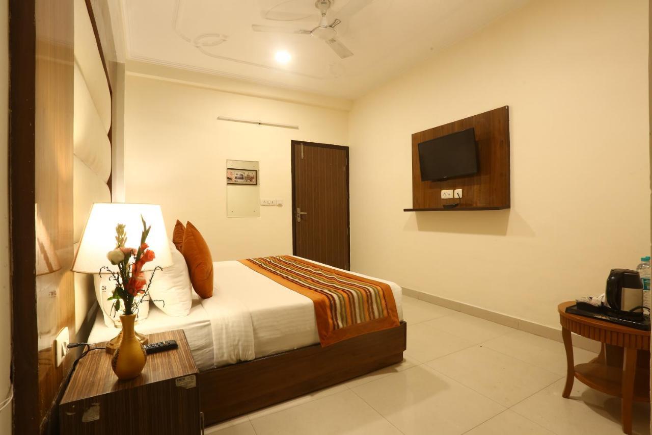 Hotel Earth Delhi  Extérieur photo