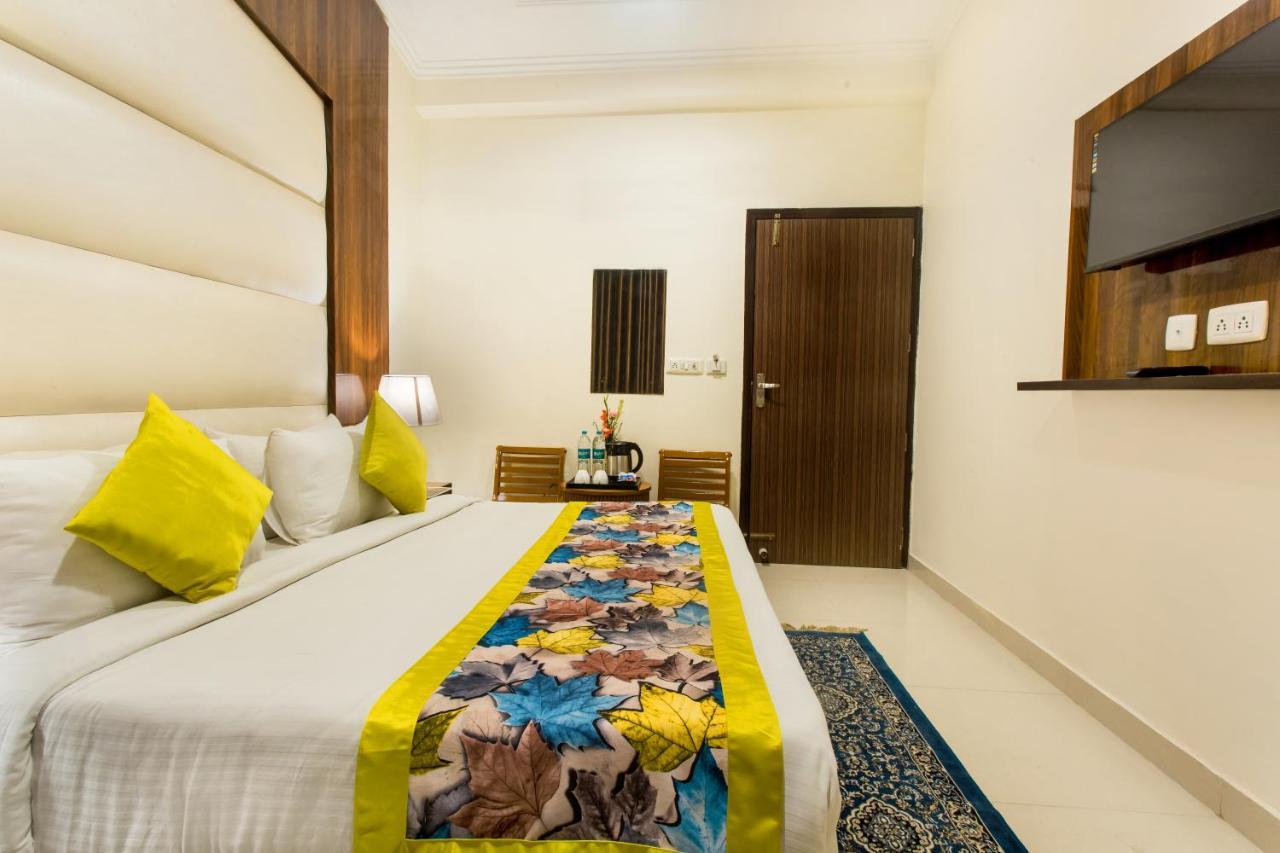 Hotel Earth Delhi  Extérieur photo